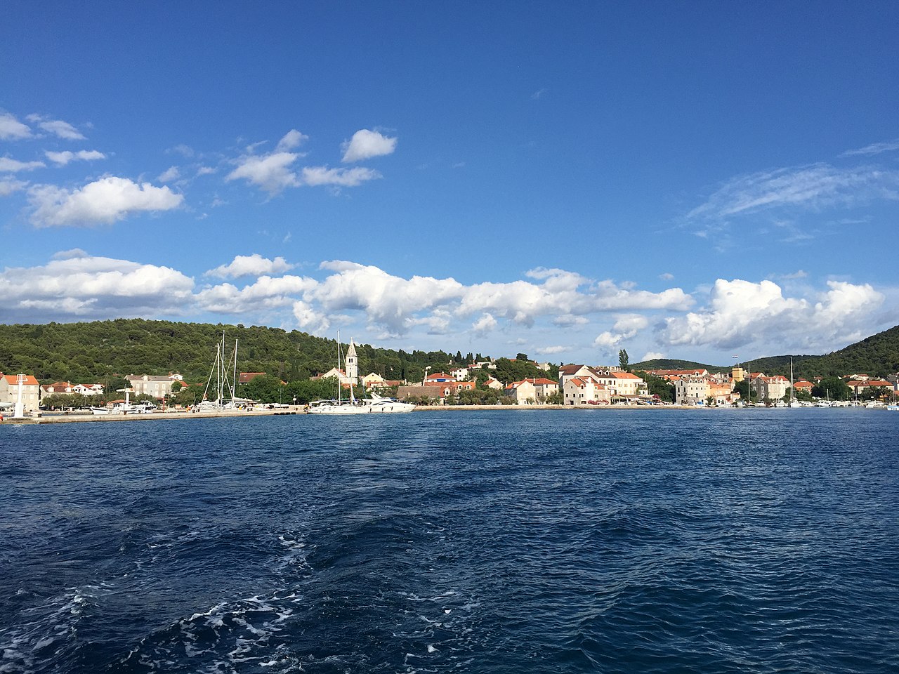 1280px-Zlarin_Croatia_-_panoramio_2.jpg