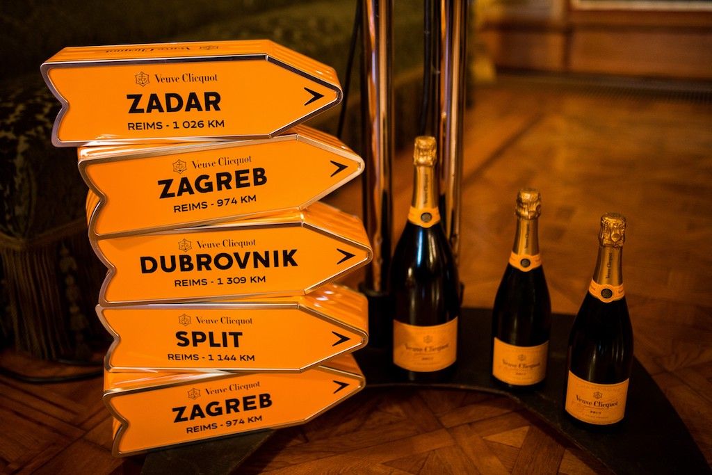 Veuve Clicquot Arrows