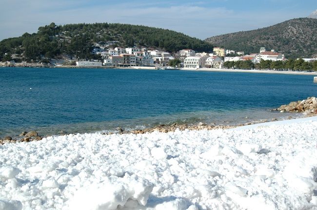 Snow at Drvenik, February 2012