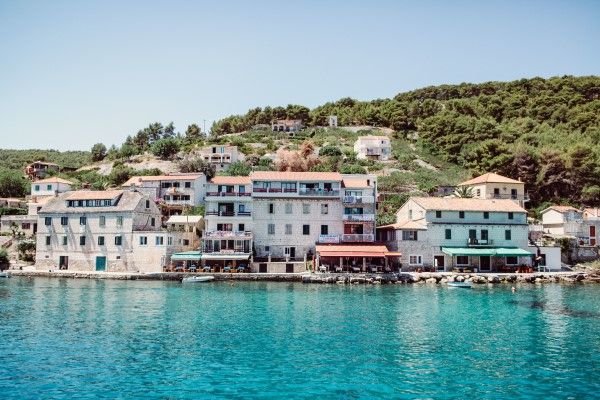 EditedCroatiaBoat-171 (1) (600 x 400).jpg