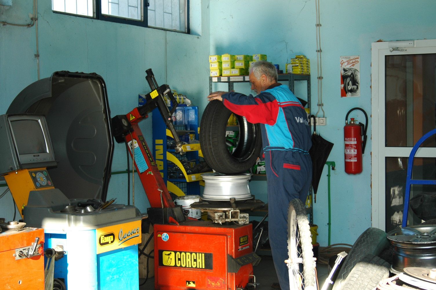 Miro Drnasin of Bagy, Jelsa, at work