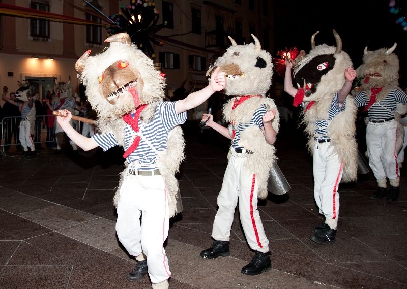 Rijecki_karneval_140210_Halubajski_zvoncari_7.jpg