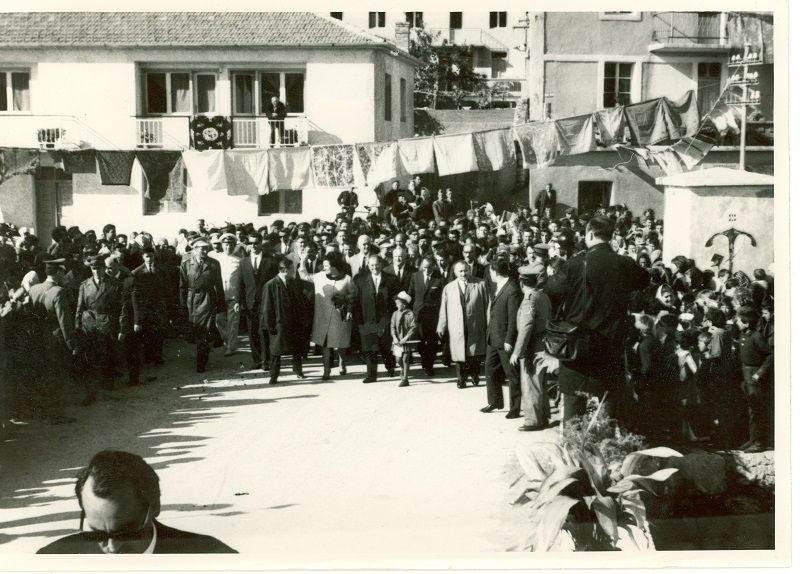 Tito and Jovanka in Tisno 1970.jpg