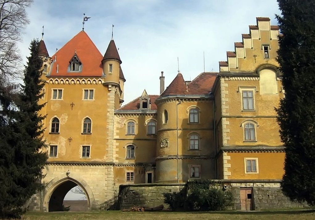 castle2.jpg