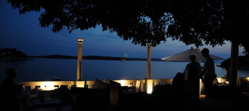 Romantic dining opposite the Pakleni Islands at diVino