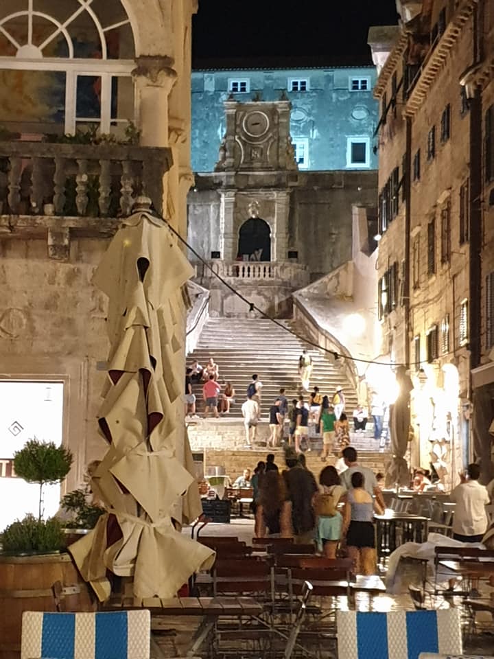 overtourism-dubrovnik (3).jpg