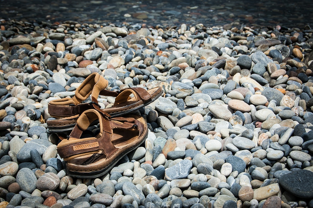 sandals-462870_1280.jpg