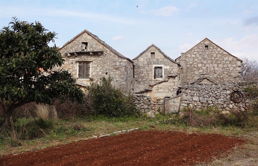 trgostan-hvar-stone-complex (3).jpg