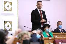 Marijan Pavliček today at the Croatian Parliament, which continues its 8th session with a discussion on the Government Report on the effects of the implementation of measures from the Law on the Protection of the Population from Infectious Diseases during the COVID-19 disease epidemic.