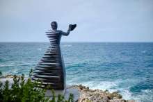 Losinj Gets First Sculpture Dedicated to Wives of Croatian Seamen