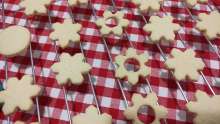 How to Make Traditional Christmas Cookies, Level: Beginner