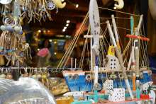 Souvenir Shop Owners Ask to be Separated from Ordinary Stores
