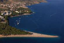Ministar Ćorić Takes Part in Sea Clean-up Drive on Brač Island