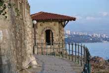 Man Gathers Rijeka Homeless Population, Buys Them All Lunch at Restaurant