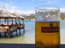 How Much Are Croatian Tourists Willing to Pay for One Week on the Coast?