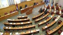 Opposition Slams Liberalisation of Tourist Guide Market