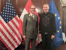 Srecko Mavrek and Major General Jürgen Ortner