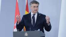 Prime Minister Says More People Allowed at Events, Children no Longer Need to Self-test