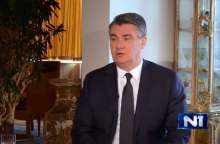 Milanovic meets with Croat reps from Serbia, says is willing to visit them