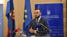 Social Policy Minister Awards 52 Contracts to Associations Assisting Persons with Disabilities